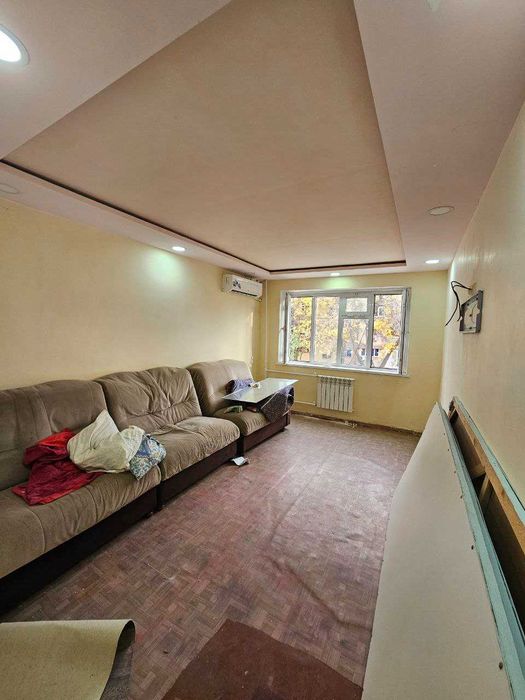 2хонали, Квартира 4 қаватли бинонинг 3чи қаватида жойлашган сотилади