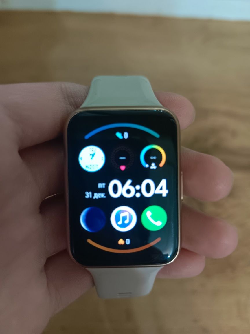 Продам часы Huawei Watch Fit 2