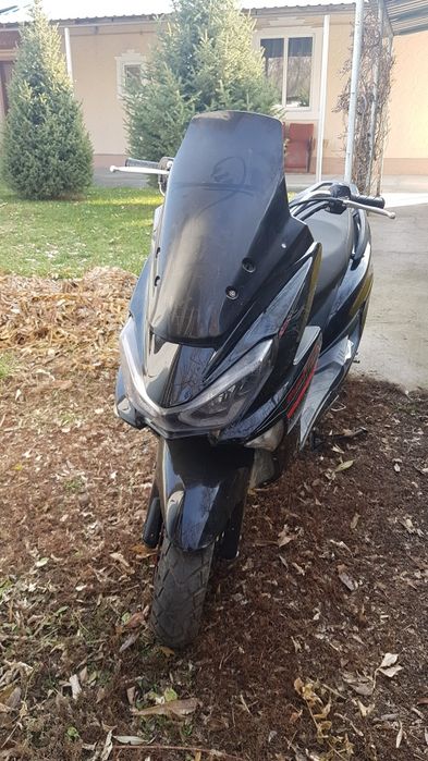 Макси 175 куб срочно за 100 000 отдам