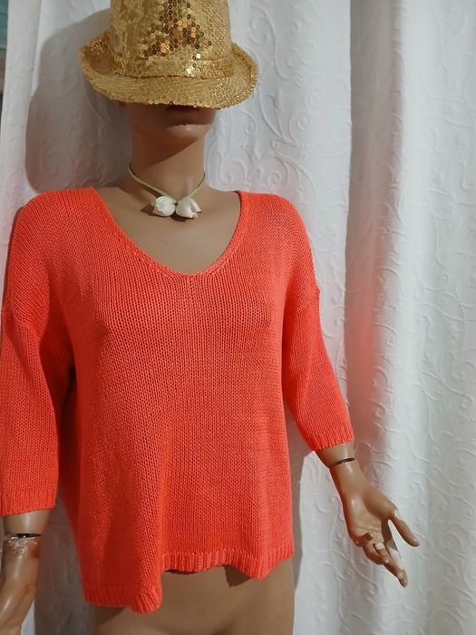 Пуловер неонов цвят