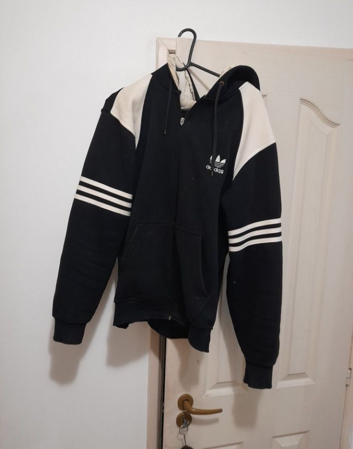 Hanorac Adidas și Nike
