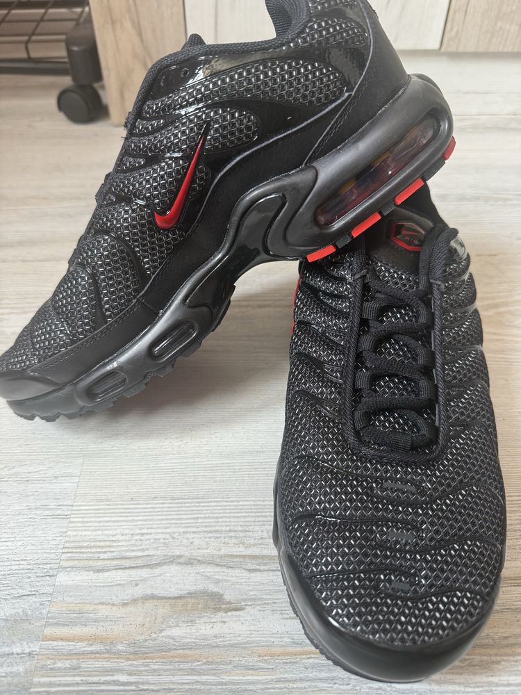 Nike TN Air Max Plus Metal Mesh "Black / Red"