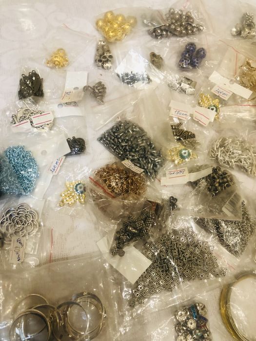 Продам дёшево фурнитуру для рукодельниц