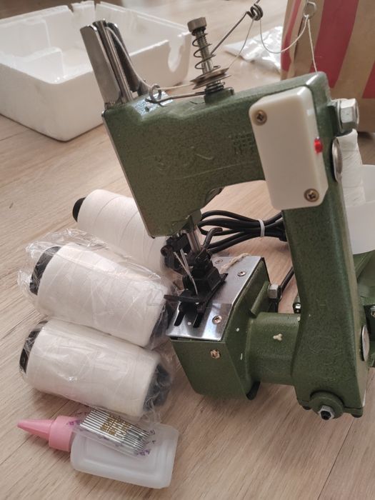 Мешкозашивочная машинка GK 9. Швейная машинка
