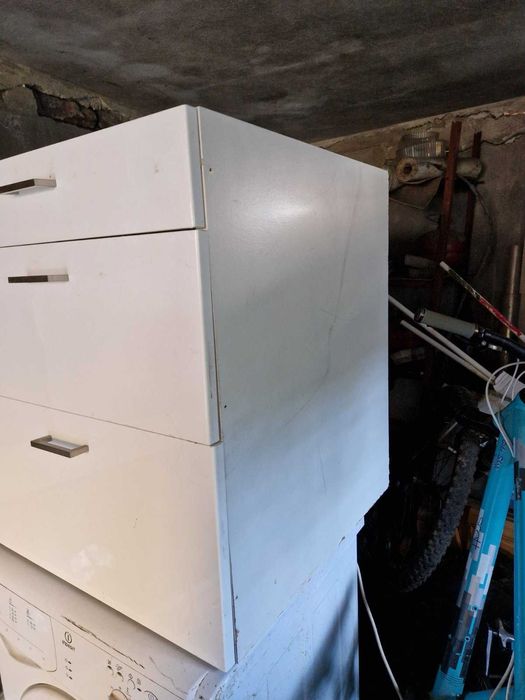 Продавам два шкафа IKEA Faktum – бели