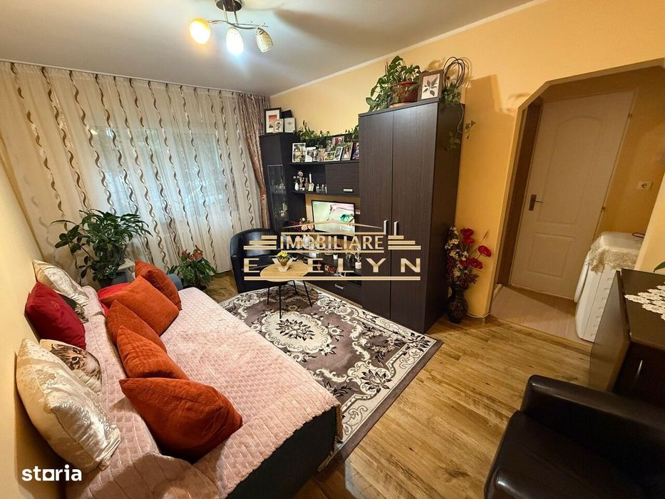 Vânzare apartament 2 camere – Strada Varnav (zona Școala 7)