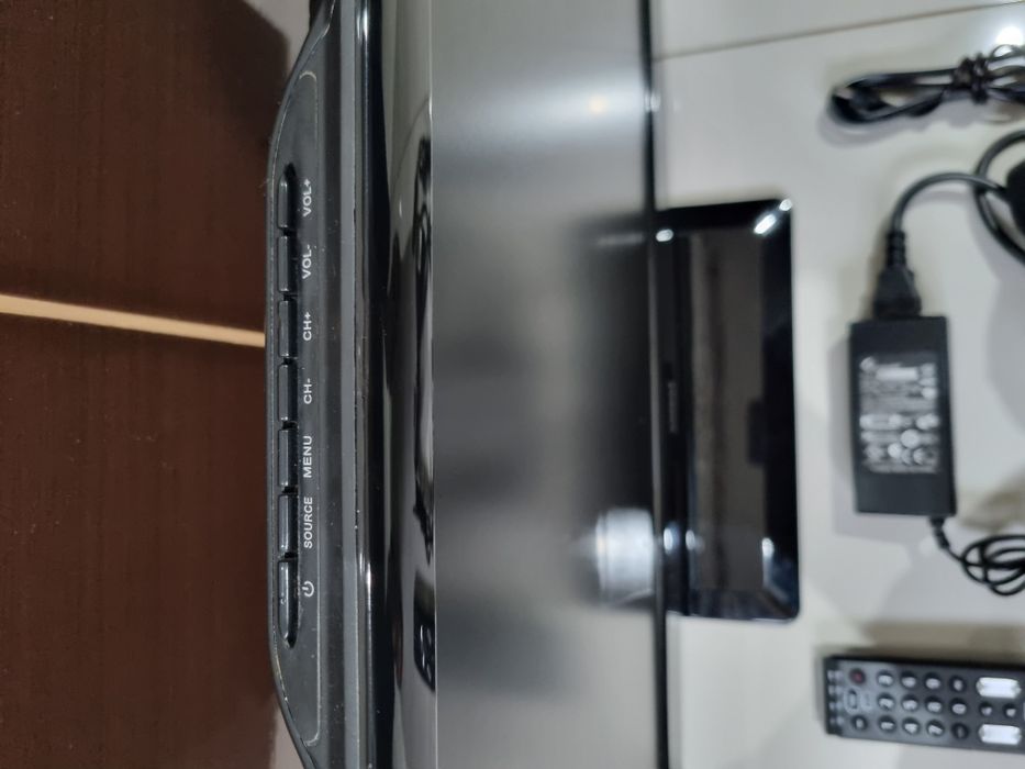 TV LED DGM 12V 22 inch cu dvd (UK)