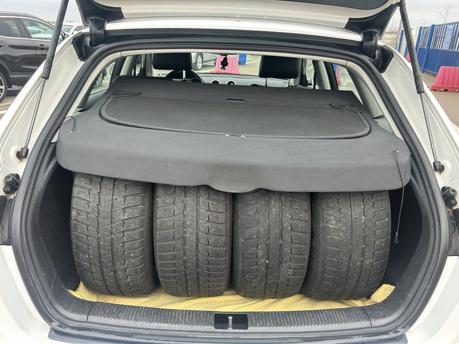 Audi a3 1.6 tdi 105 cp, an fabr 2010, euro5, interior s-line