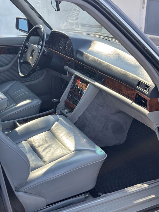 Mercedes w126 300 se