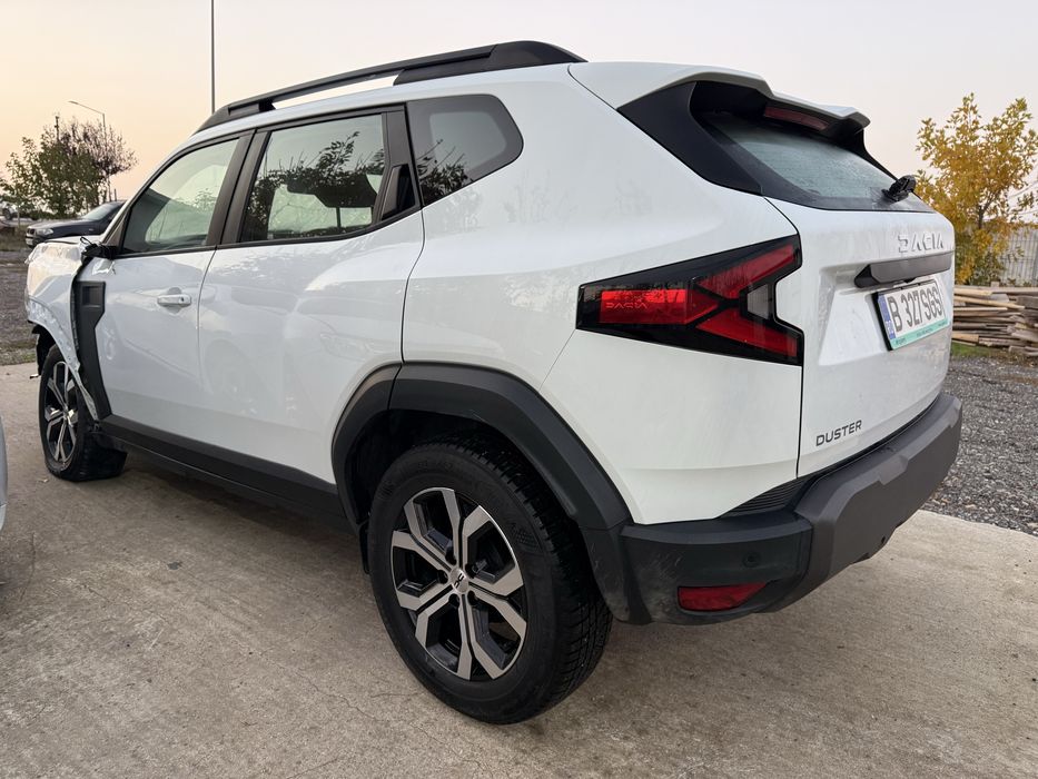 Dacia Duster 2025 MHEV model nou avariat