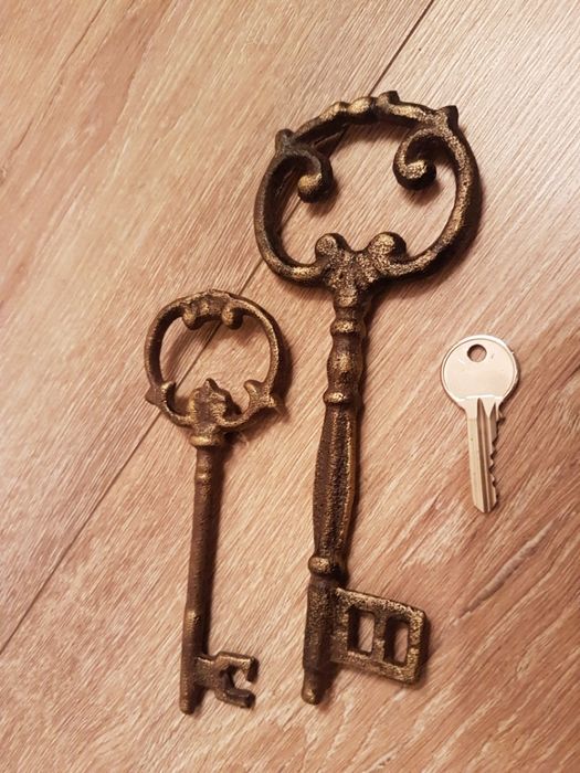 Лот големи ключове–Чугун.