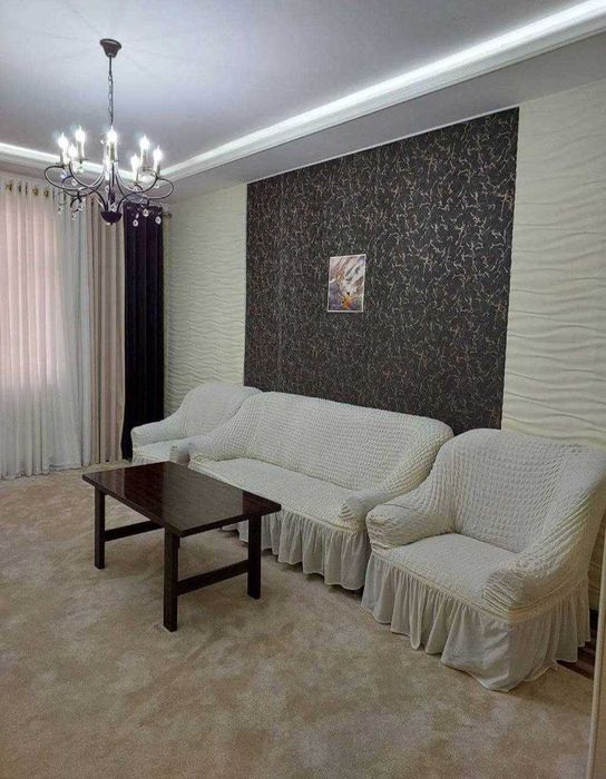 Сдается 2х комнатная квартира на 1 этаже + подвал спорт зал