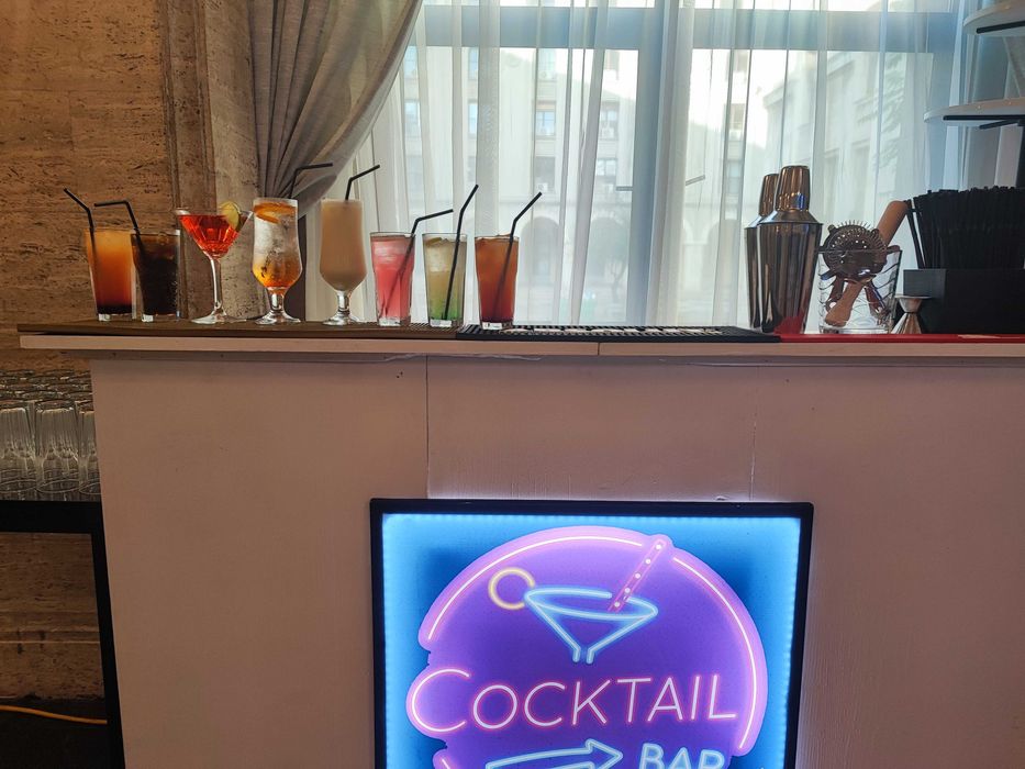 Cocktail bar și tort de shot