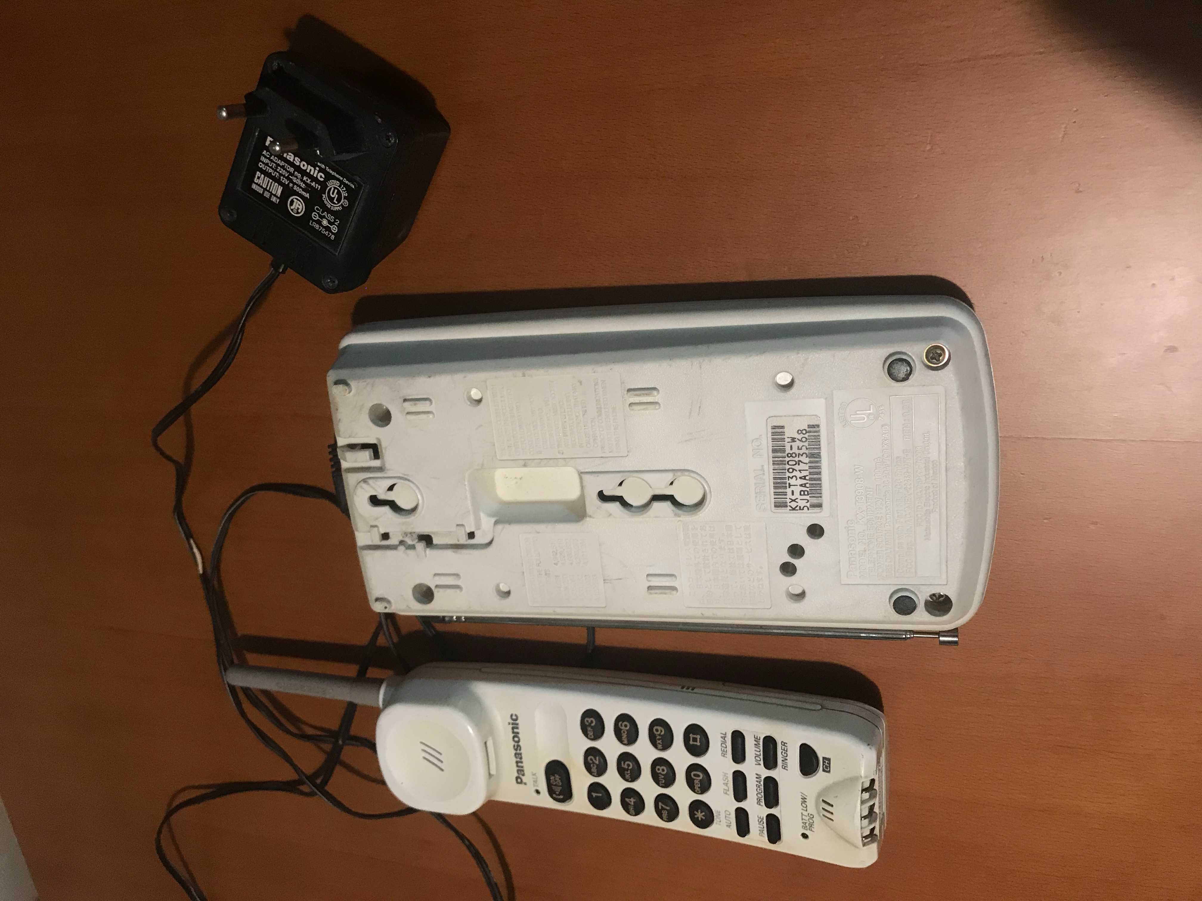 Домашни безжични ДЕКТ телефони Panasonic KX-T3908-W  и KX-TG1100FX