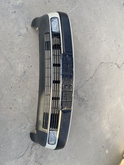 Передний бампер Ауди 100 С4 кузов.Оригинал.