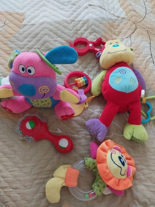 Продам игрушки для малышей