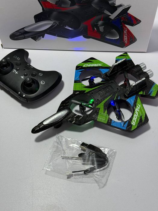 Летающий самолёт игрушка