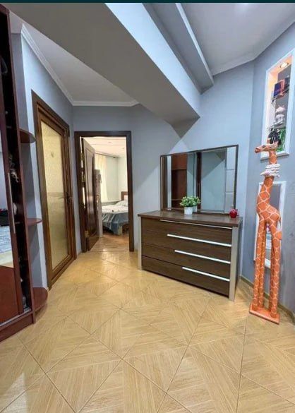 Продаётся 2х ком С/ Азимова 77я серия