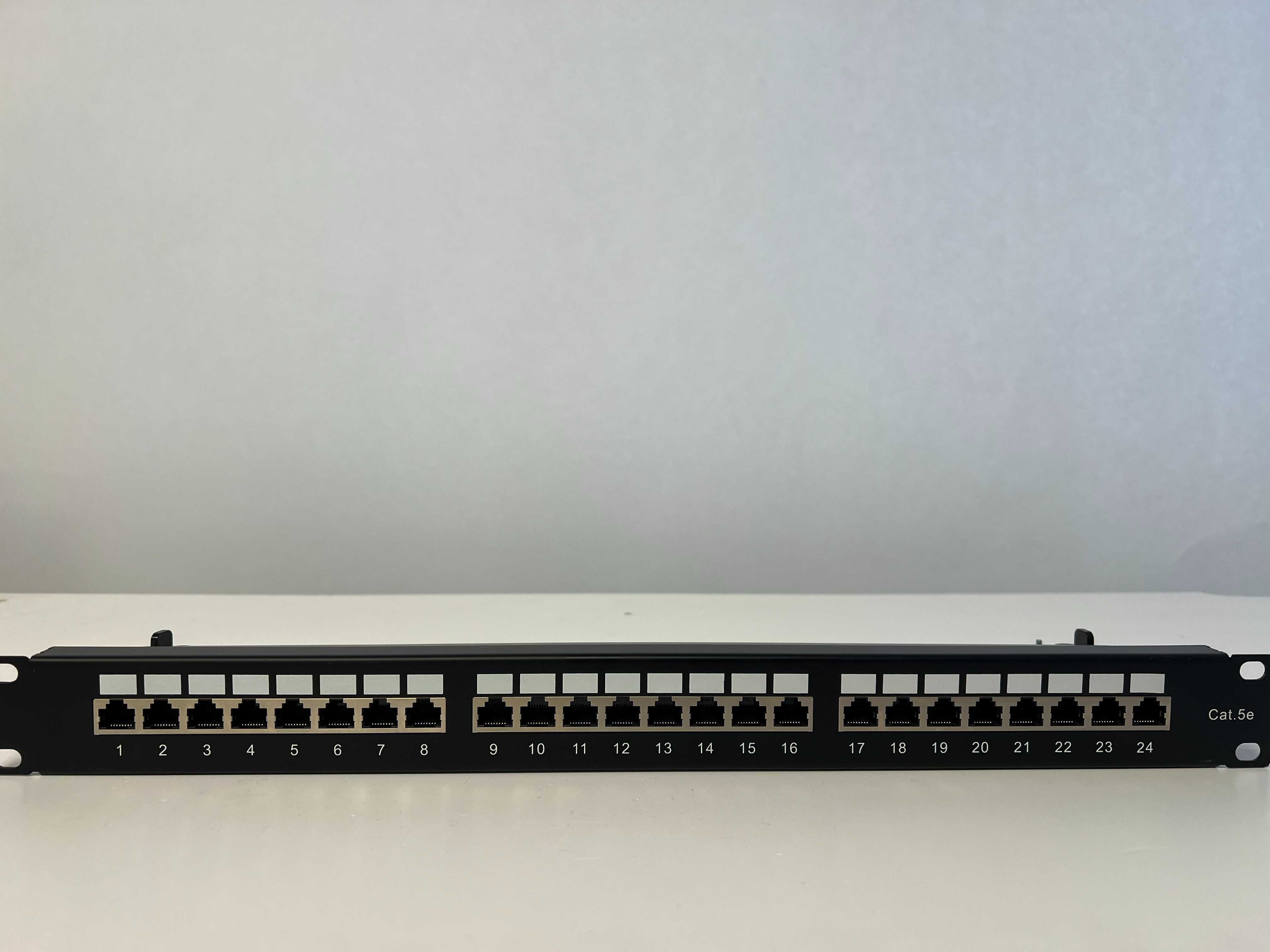 Patch Panel 24 porturi - CAT 5 FTP