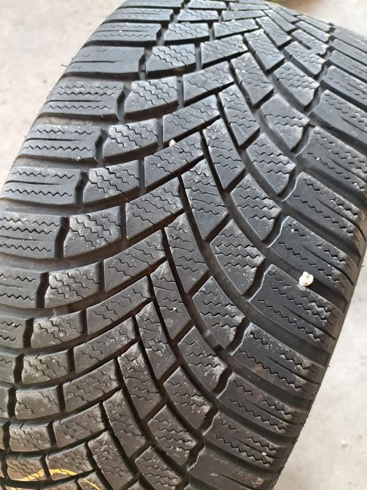 2 anvelope iarnă 225 45 r18 Bridgestone