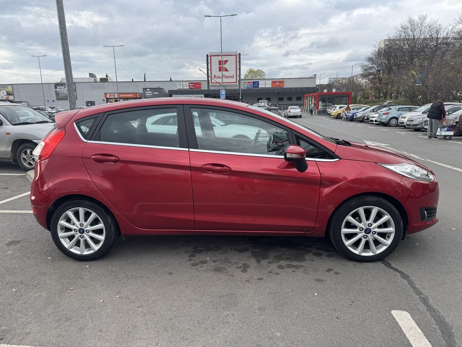 Продавам кола ford fiesta