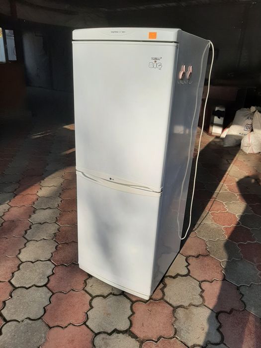 Продам холодильник