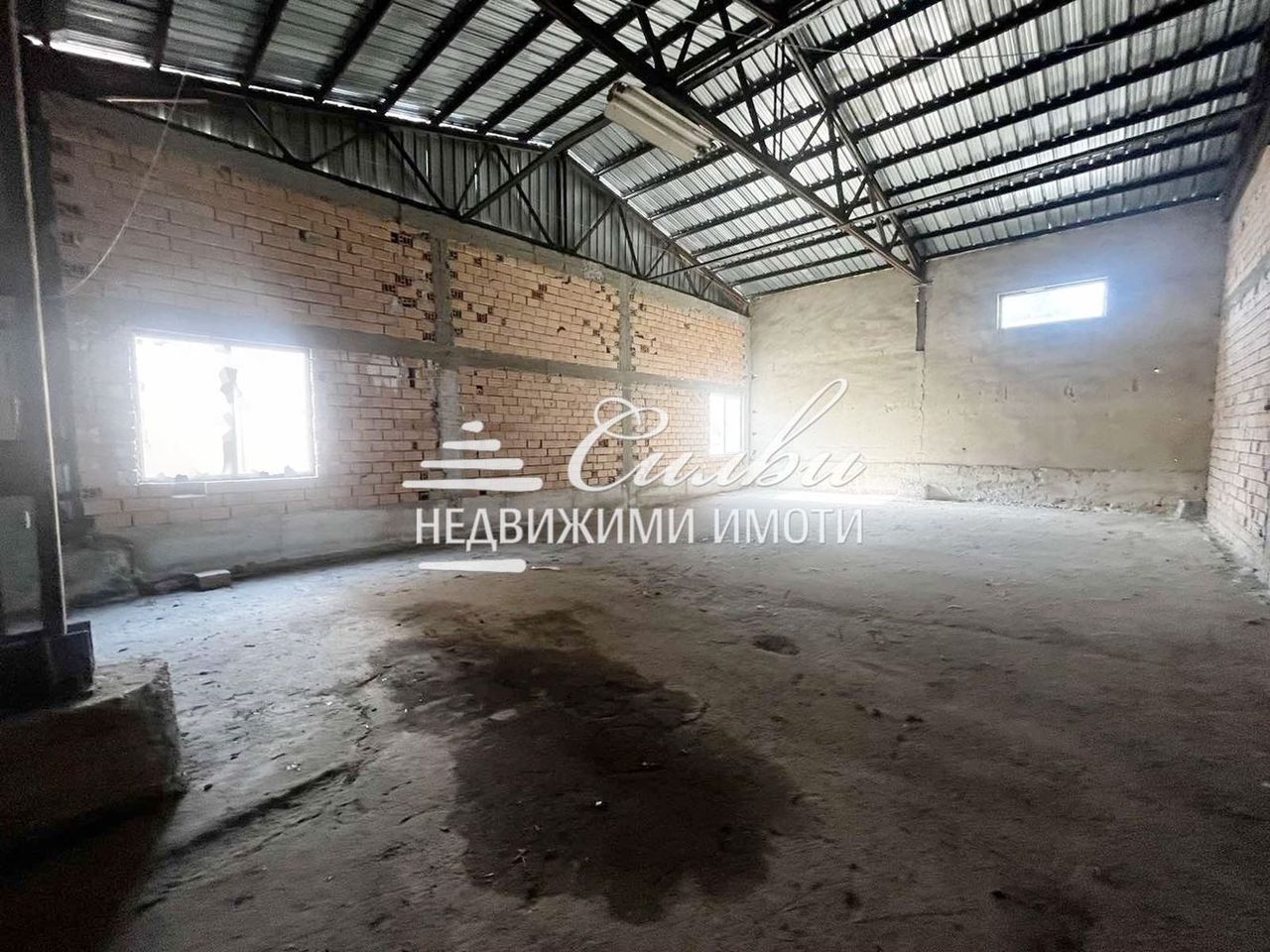 Дава се под наем Склад в Шумен, Тракия - 1300 кв.м за 1530 € - Снимка #5