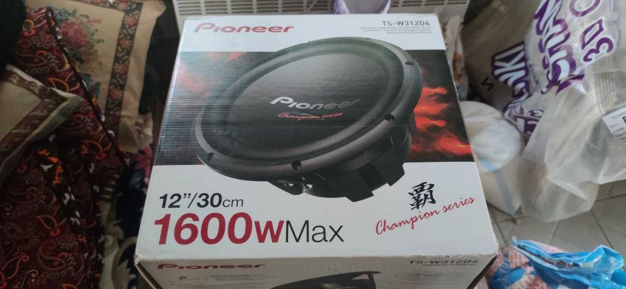 Продам динамик Сабвуфер Pioneer TS-W312D4 Champion Series