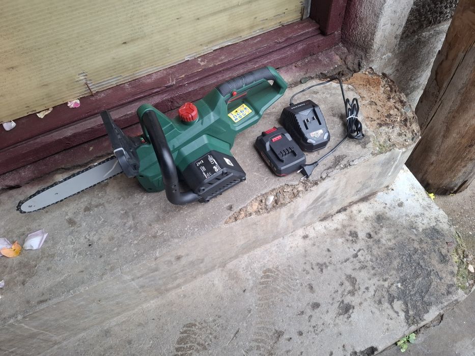 Drujba/ ferastrau cu acumulator 20V 2Ah si incarcator PARKSIDE