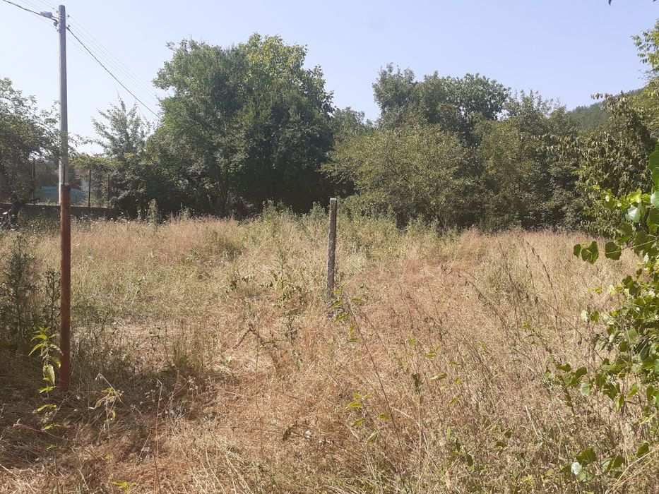 Продава се имот в регулацит