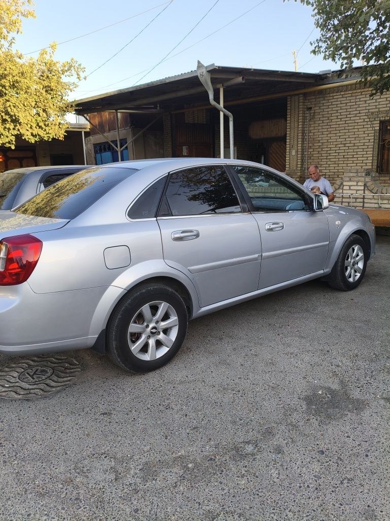 Lasetti Jentra 2015 yil metan gaz