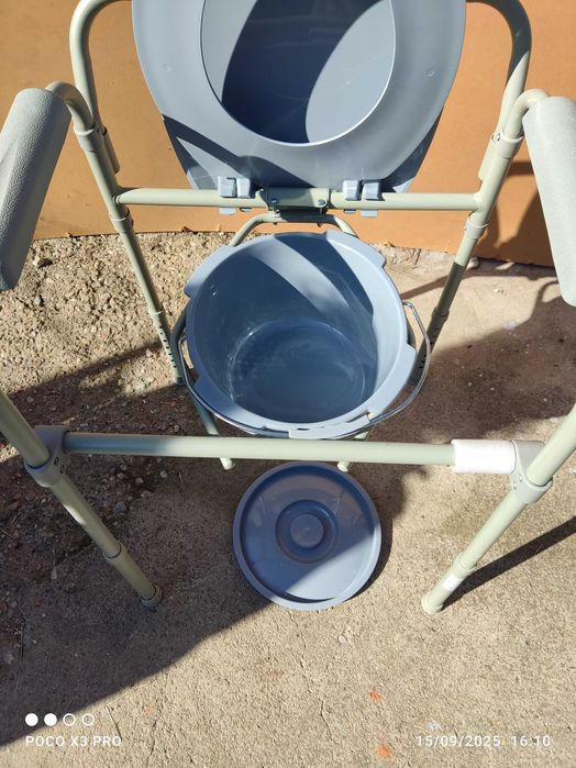 Scaun pliabil Cu Toaleta  AT51026