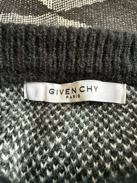 Givenchy вълнен пуловер-М-Л