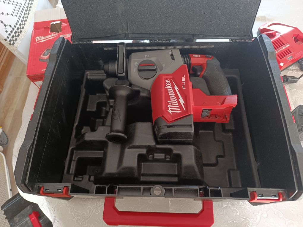 Rotopercutor Milwaukee M18 FH SDS-Plus 26 mm cu 4 funcții și mandrină