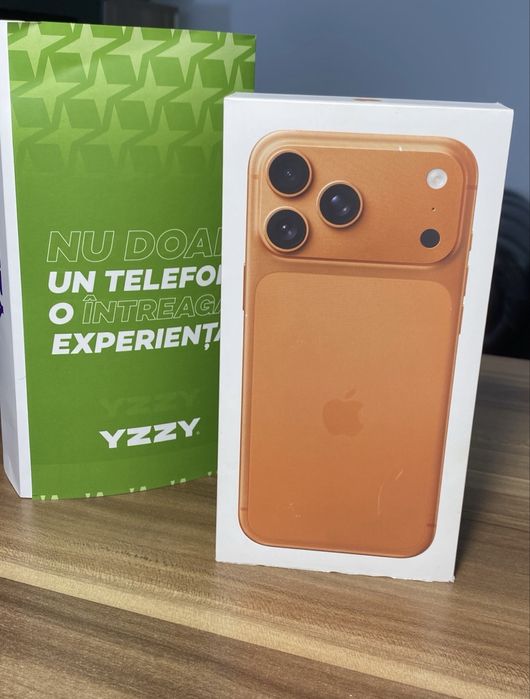 iPhone 17 Pro Max • 256 GB • Cosmic Orange