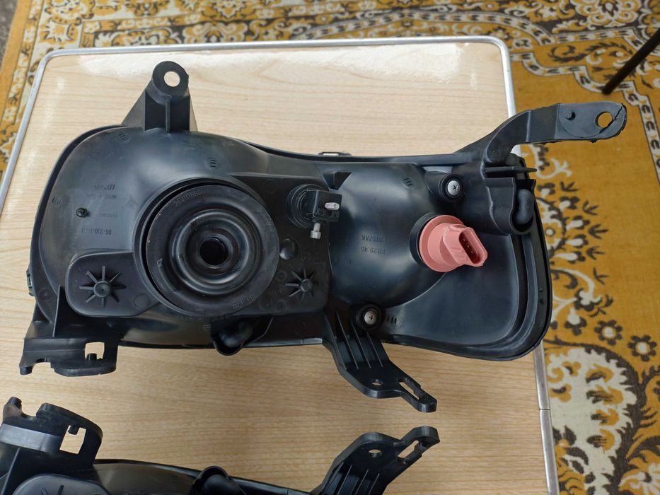 Фарове за Ford Escpe 01-03