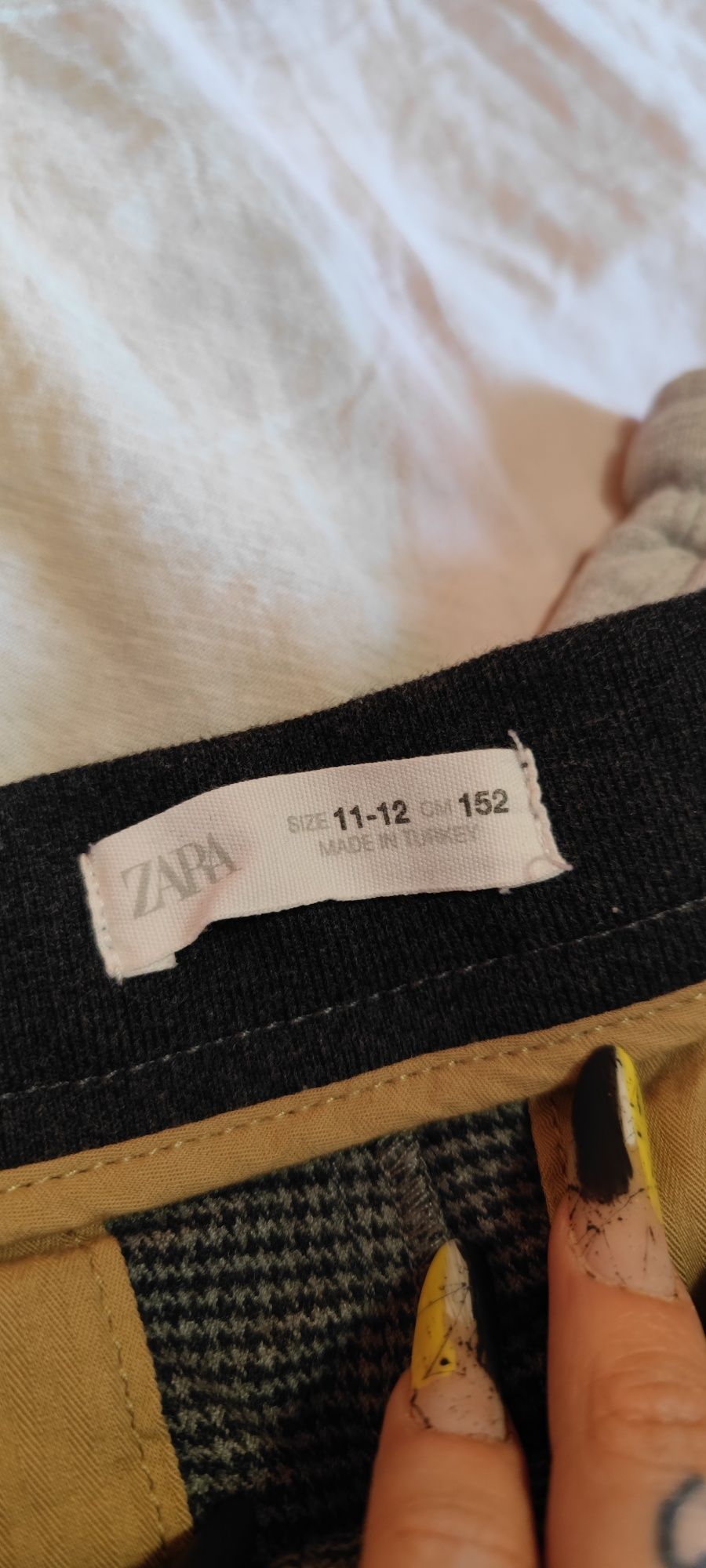 Lot pantaloni băieți 12 ani  ( Calvin Klein, DKNY, Zara)