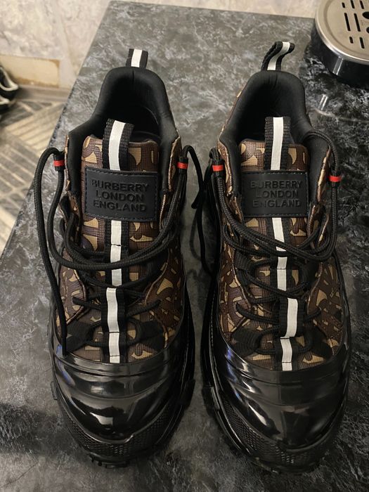 Обувки Burberry  Като Нови! Носени само веднъж