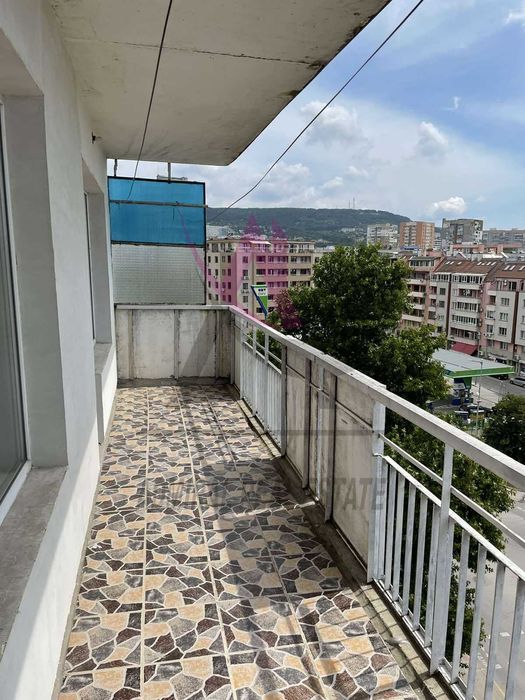 ТОП Цена и Локация! Четиристаен- Базар Левски