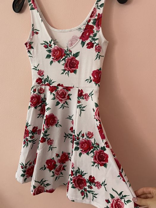 Рокля на рози H&M