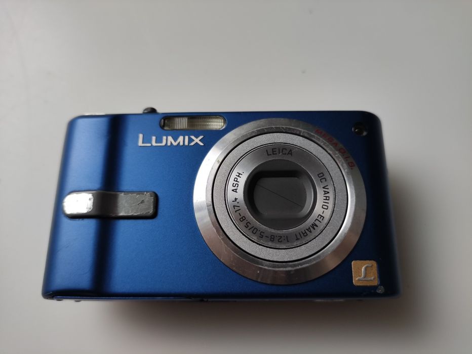 Aparat foto Panasonic Lumix DMC-FX10