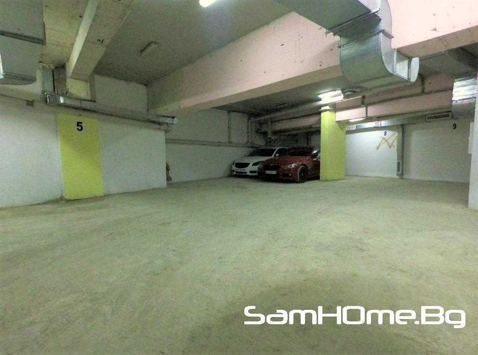 Продава се Гараж / Паркомясто в Варна, Аспарухово - 135 кв.м за 1000 €/кв.м - Снимка #1