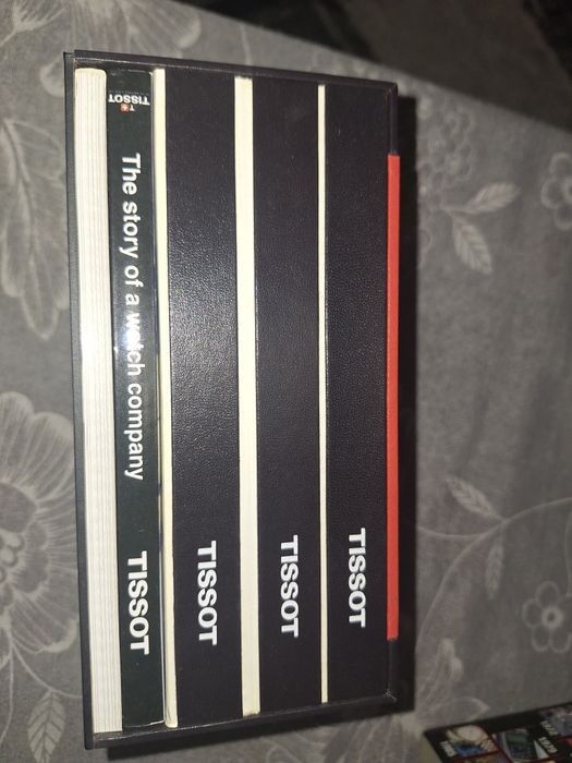 Часовник Тиссот като нов е.