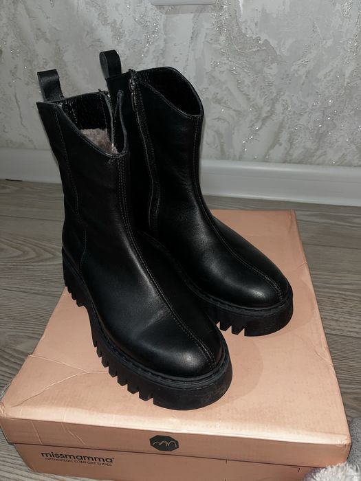 Зимние теплые ботинки