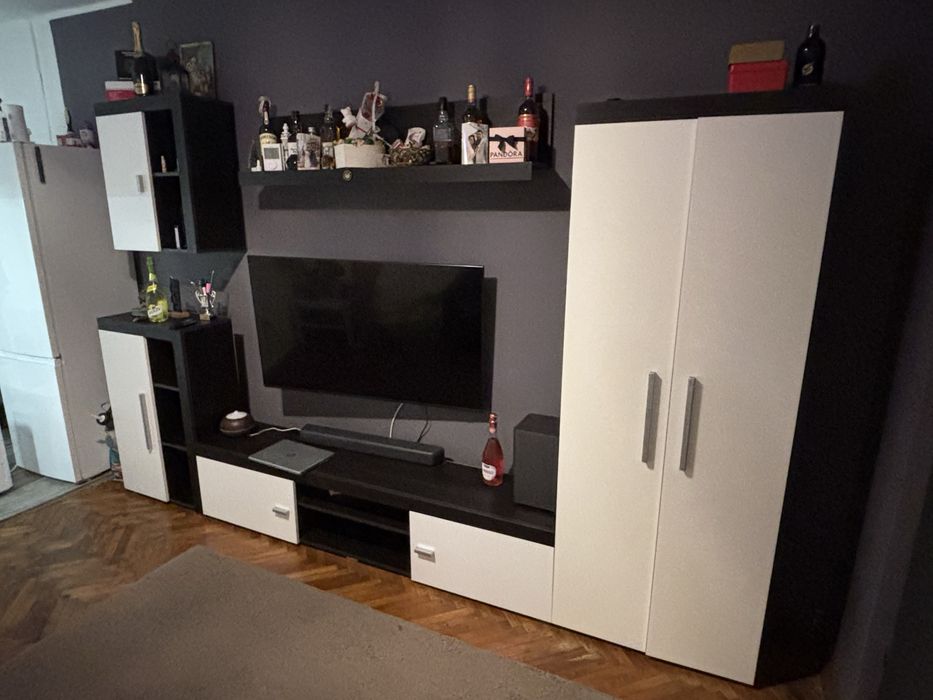 Vand mobila in perfecta stare