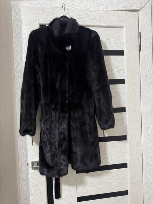 Норковая шуба, цвет черный жемчуг