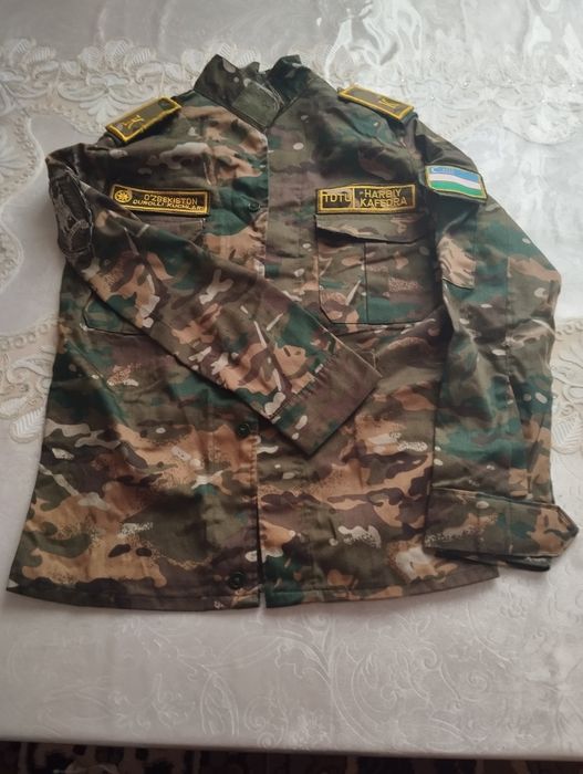 Сотилади военная форма размер L