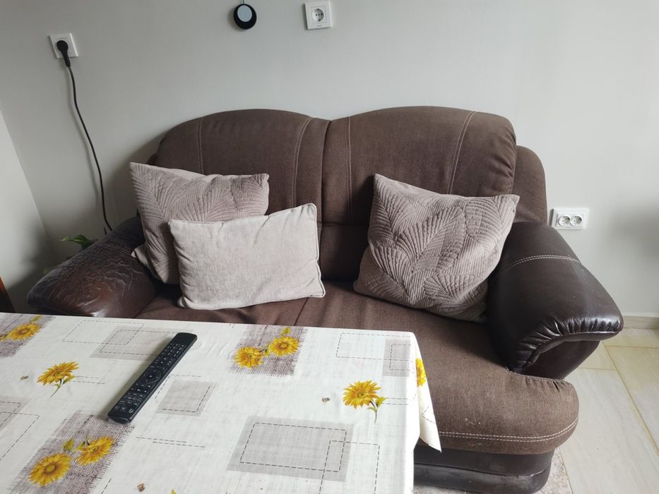 Разтегателен диван