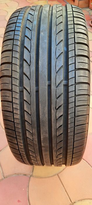 Janta aliaj 17 / 5 prezoane - 7J cu anvelopa 245/45/R17 Yokohama