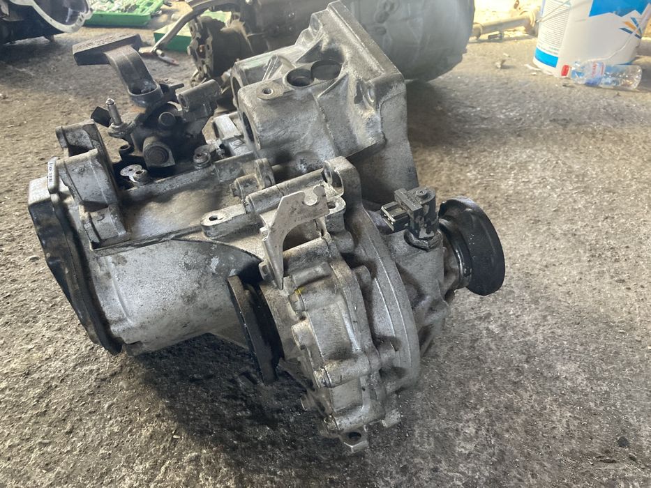 Vw polo seat ibiza 1.4tdi 2014 година 5 скорости Скоростна Кутия